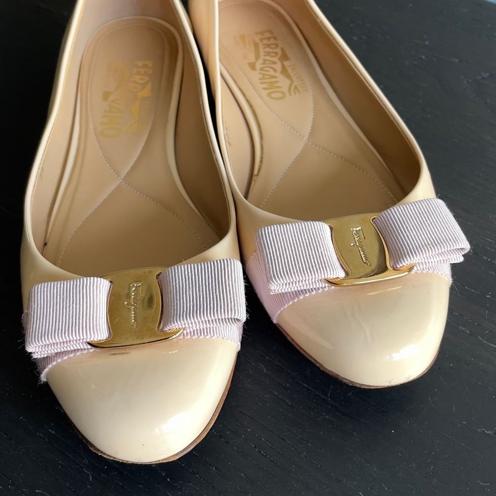Salvatore Ferragamo Cream Ballet Flats with Gold Accent